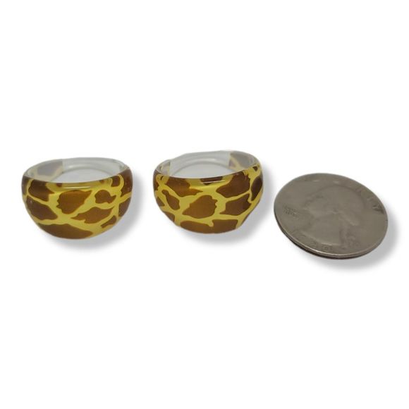 Giraffe Print Acrylic Ring Set Size 8.5 - Picture 5 of 5